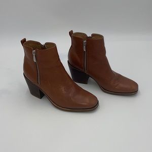 SOFFT LEATHER DOUBLE ZIPPER HEELED ANKLE BOOTS SIZE 7 1/2